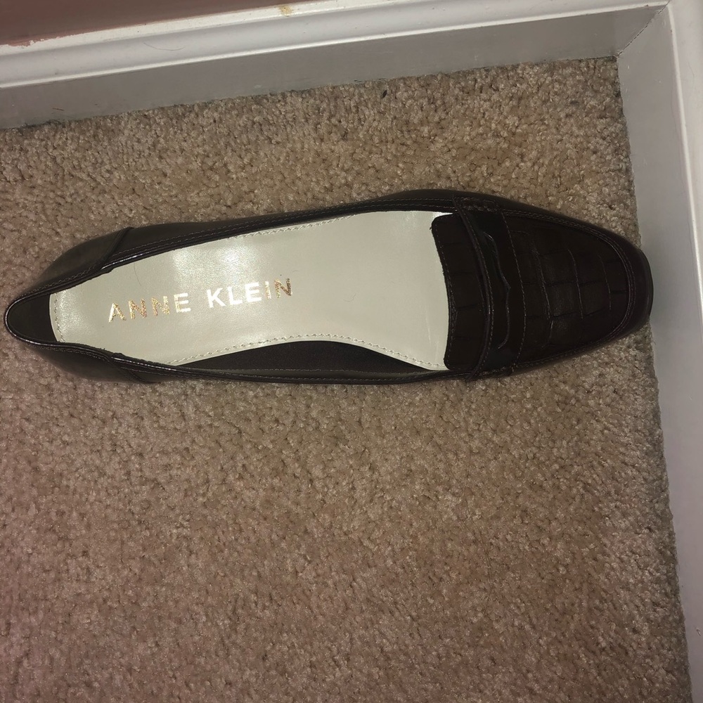 Brown Anne Klein loafers - Picture 3 of 4